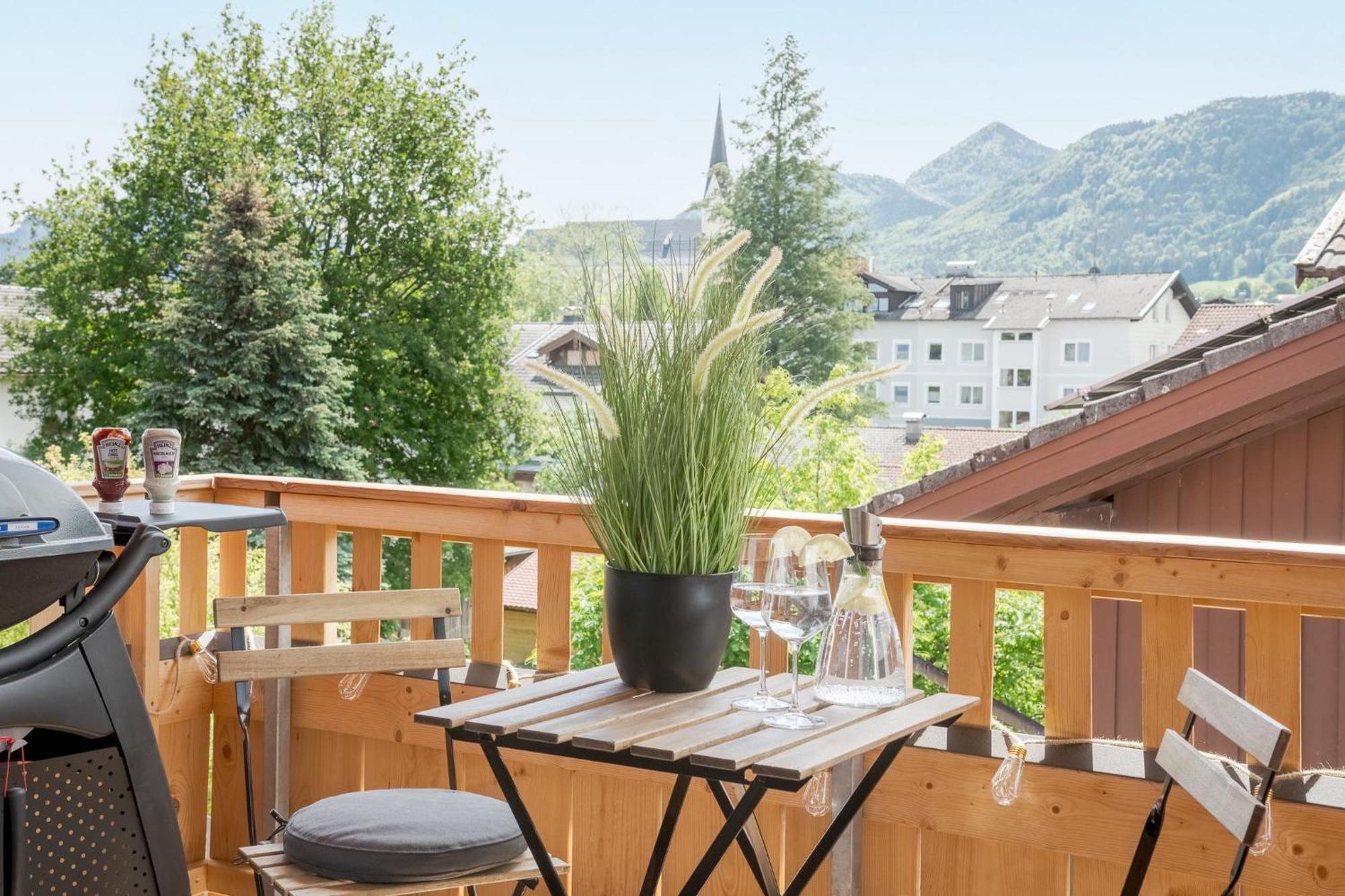 Fenjoy: Ferienapartment Mit Bergblick / Balkon / Bbq بيرناو ام شيمسي المظهر الخارجي الصورة
